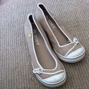 Roxy Women's Beige Canvas Flats with White Trim